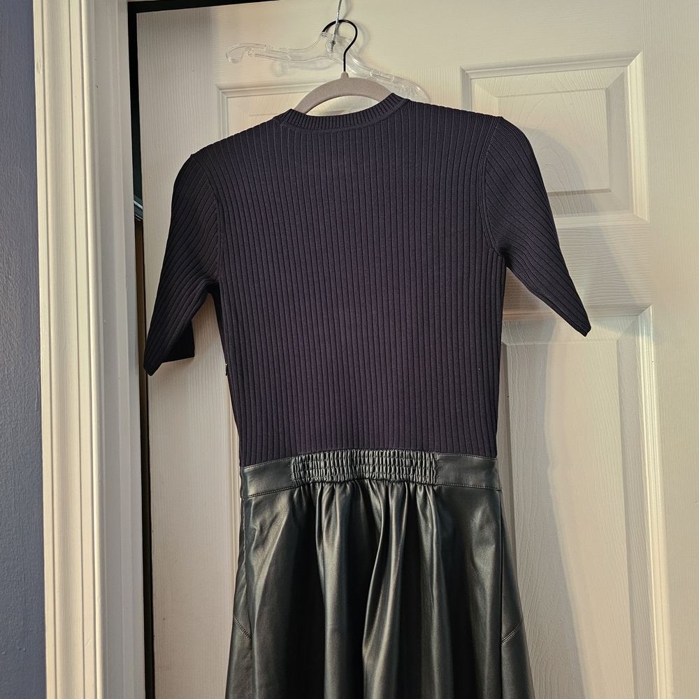 Studio Black Ribbed Top - Picture 5 of 10